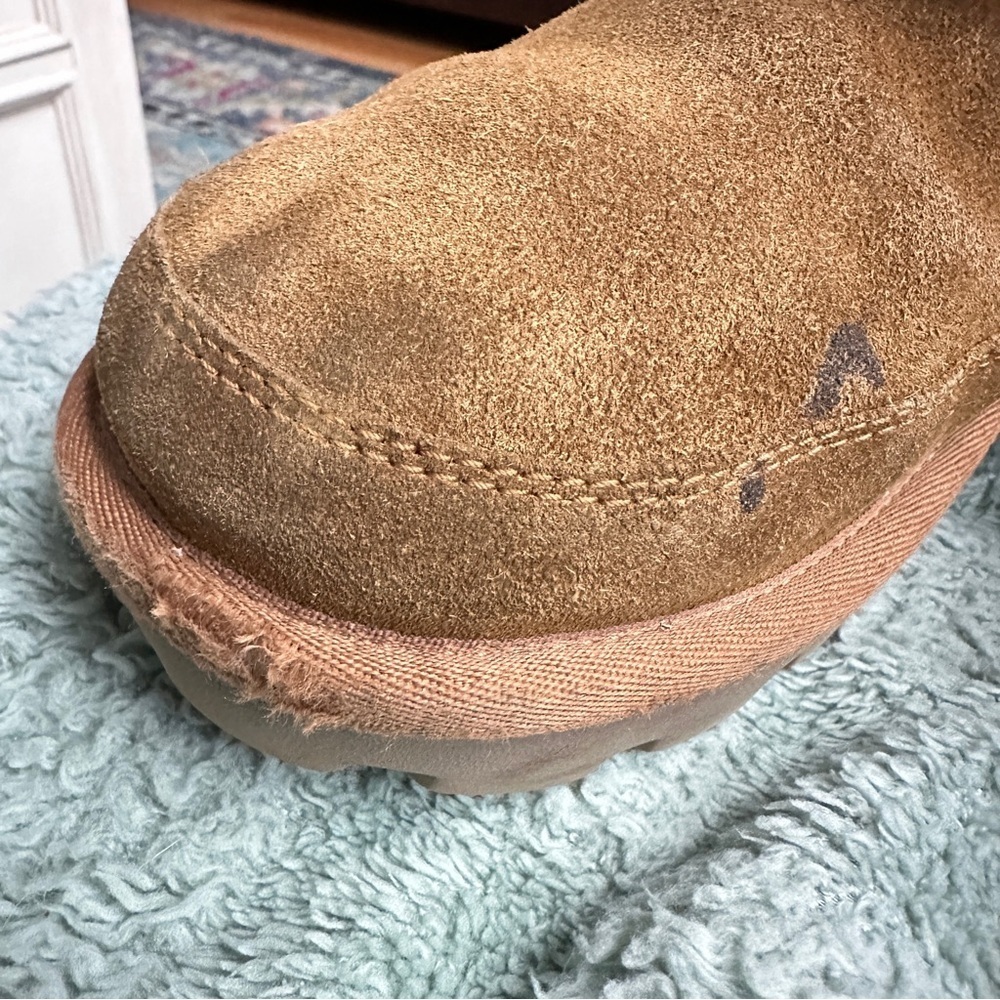 Koolaburra Tan Brown Suede / Sherpa Slip-On Shoes size 11 - Picture 13 of 13